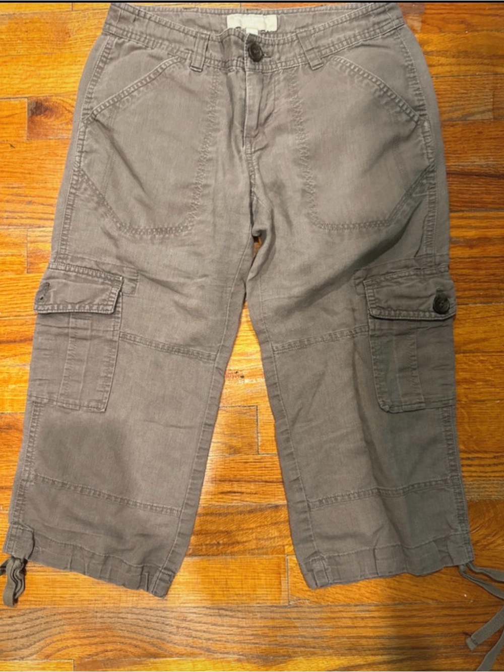 Banana Republic Low rise cargo capris
